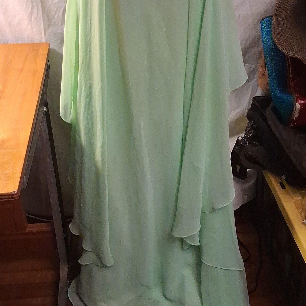 2 Cute Green Beaded Dress Size 6 - Picture 4 of 16